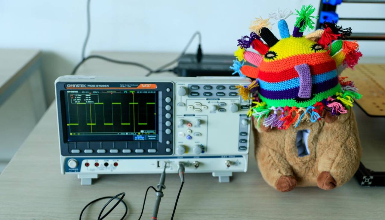 Capibot, un "robot capibara" desarrollado en Ecuador para apoyar a niños con autismo