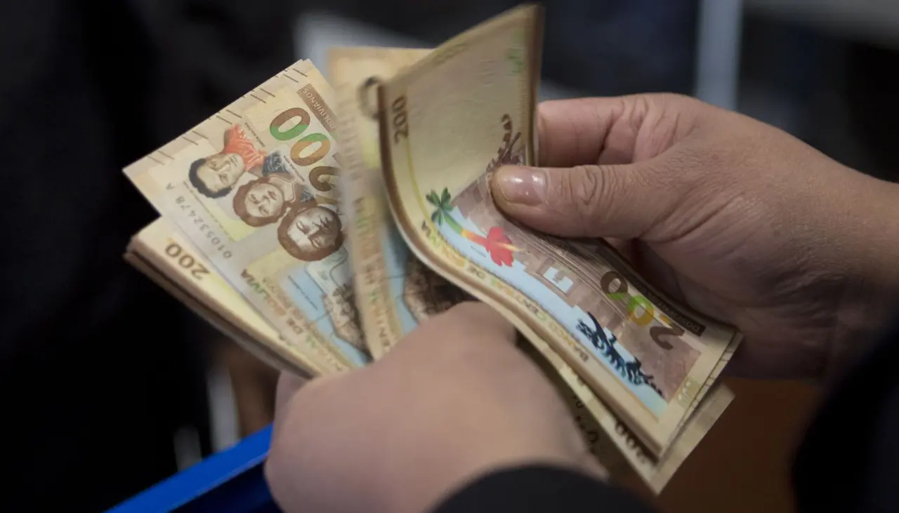 Gobierno contempla un aumento al salario mínimo nacional y a la Renta Dignidad a partir de enero