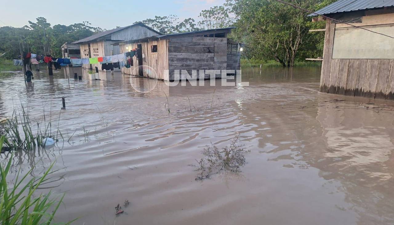 Desborde del río Ichilo causa inundaciones en varias zonas de Puerto Villarroel