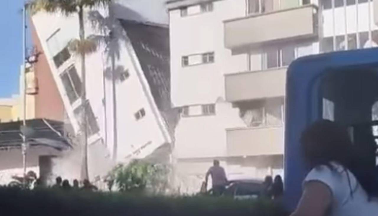 Video: Edificio colapsa tras fuerte temblor de magnitud 7,4 en Colombia