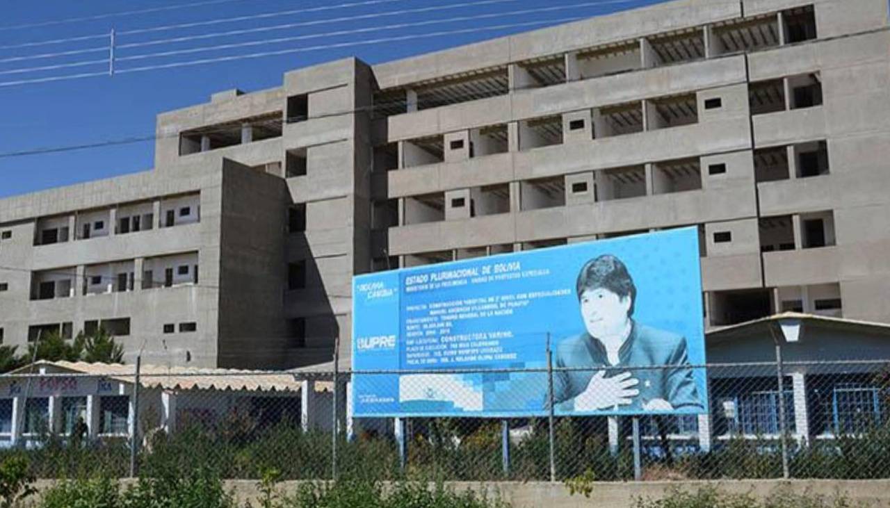 La crisis de salud se agudiza, hay obras inconclusas y casi una década de promesas incumplidas del plan hospitales