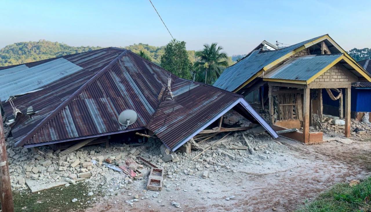 En menos de 24 horas, un segundo terremoto de magnitud 6,9 sacude a Indonesia