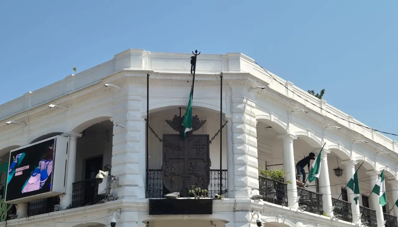 Percy Fernández: Declaran tres días de luto en Santa Cruz de la Sierra y colocan crespones negros en edificios