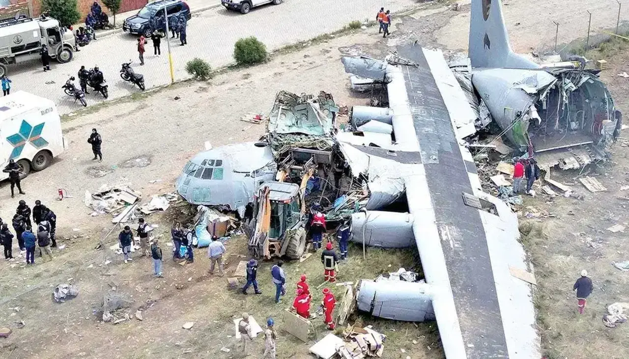 Cerca de Bs 50 millones eran transportados por el avión Hércules siniestrado en El Alto