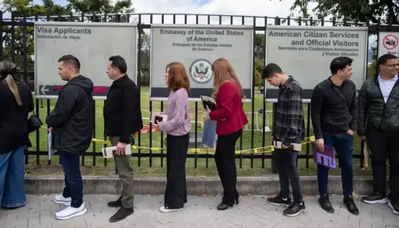 EEUU pausa temporalmente citas para solicitar visado de inmigrante en todo el mundo