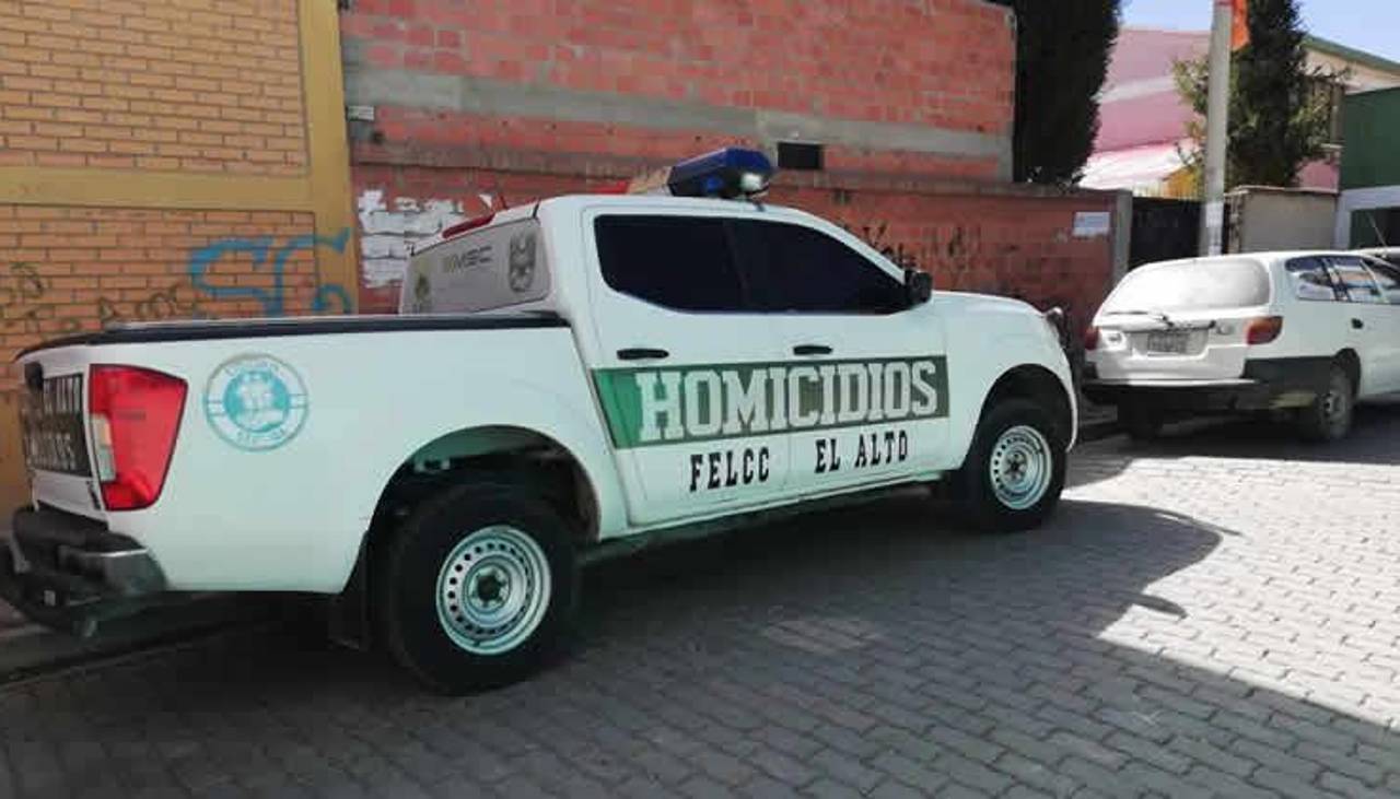 En un puente de El Alto, hallan muerto a un universitario que trabajaba por las noches como guardia de seguridad
