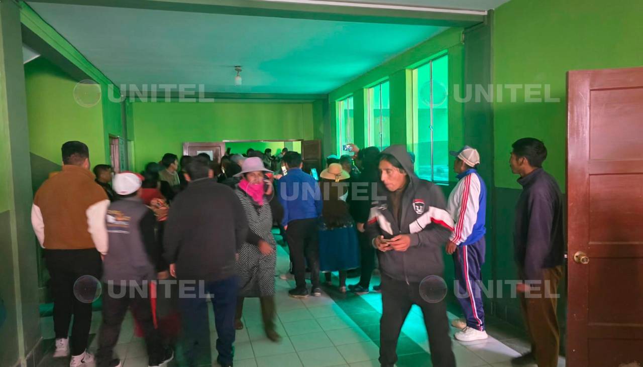 Padre clama a turba en Viacha que no linchen a su hijo acusado de asesinato: “Él igual está consternado, sabe lo que ha hecho”