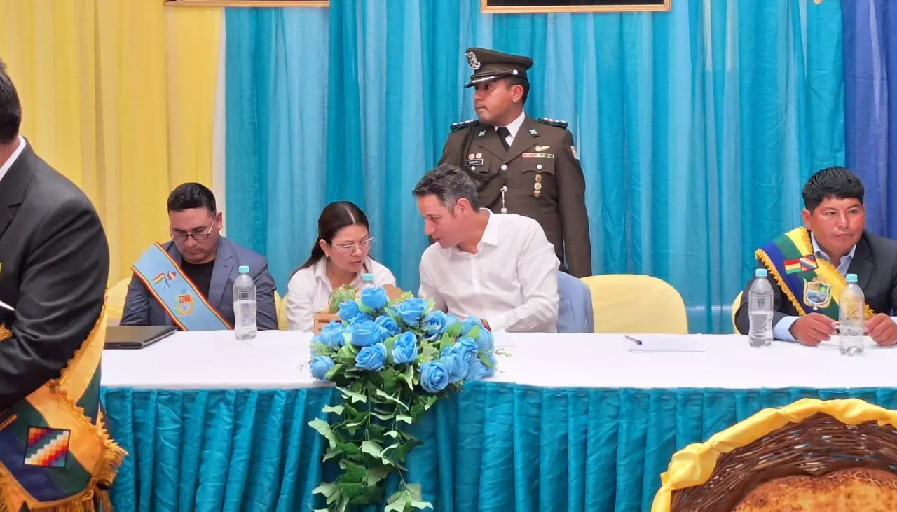 Edmand Lara regresa al país y este lunes participa de los actos por el aniversario del municipio de Arani