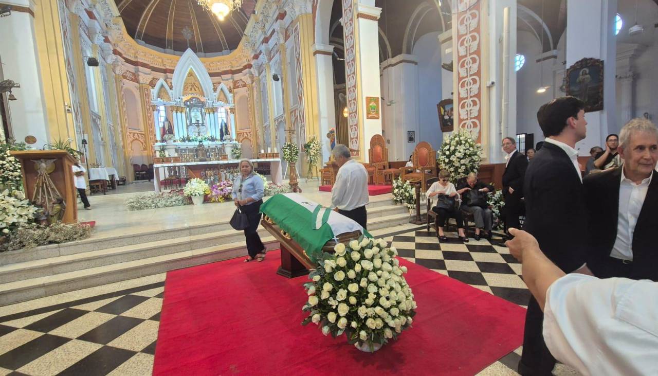 Dan el último adiós a Percy en la Catedral: “Se lo recordará siempre por las cosas buenas”, señala monseñor Leigue