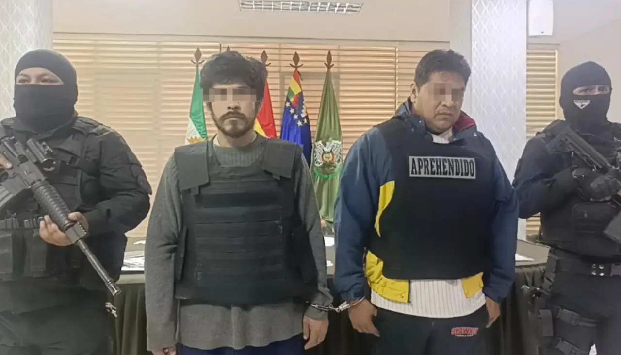 Atracadores armados irrumpen un inmueble y maniatan a su víctima para robar equipos electrónicos y dinero