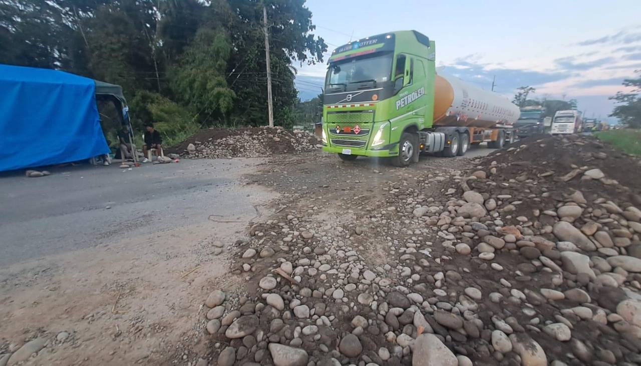 Bloqueo: Universitarios habilitan “paso humanitario” en Chimoré hasta las 11:00 de este viernes