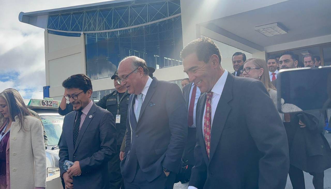 Presidente del BID se reunirá con el BCB, Rodrigo Paz y empresarios: Hay $us 4.500 millones comprometidos, señala el canciller