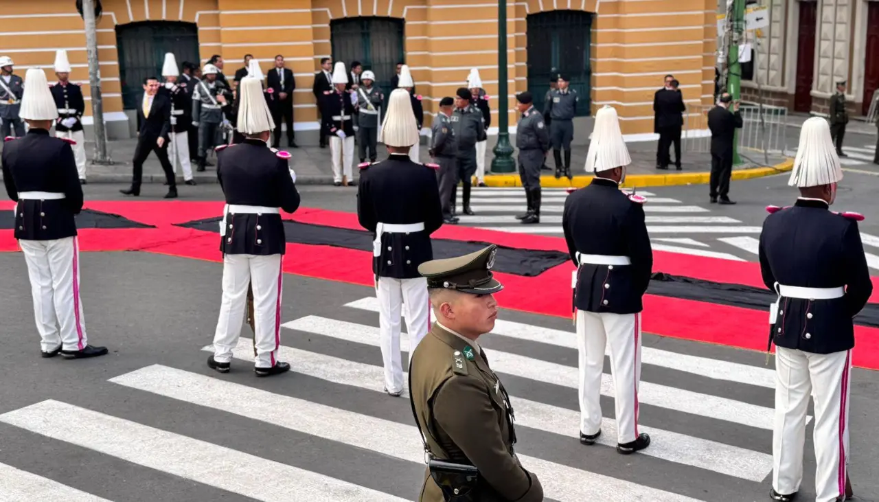 Comienzan los actos protocolares para la posesión de Rodrigo Paz y Edmand Lara