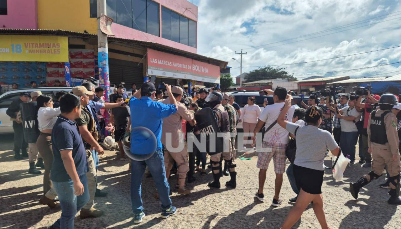 Operativo contra el agio y especulación del aceite termina con gasificación y arrestados en un mercado de Santa Cruz