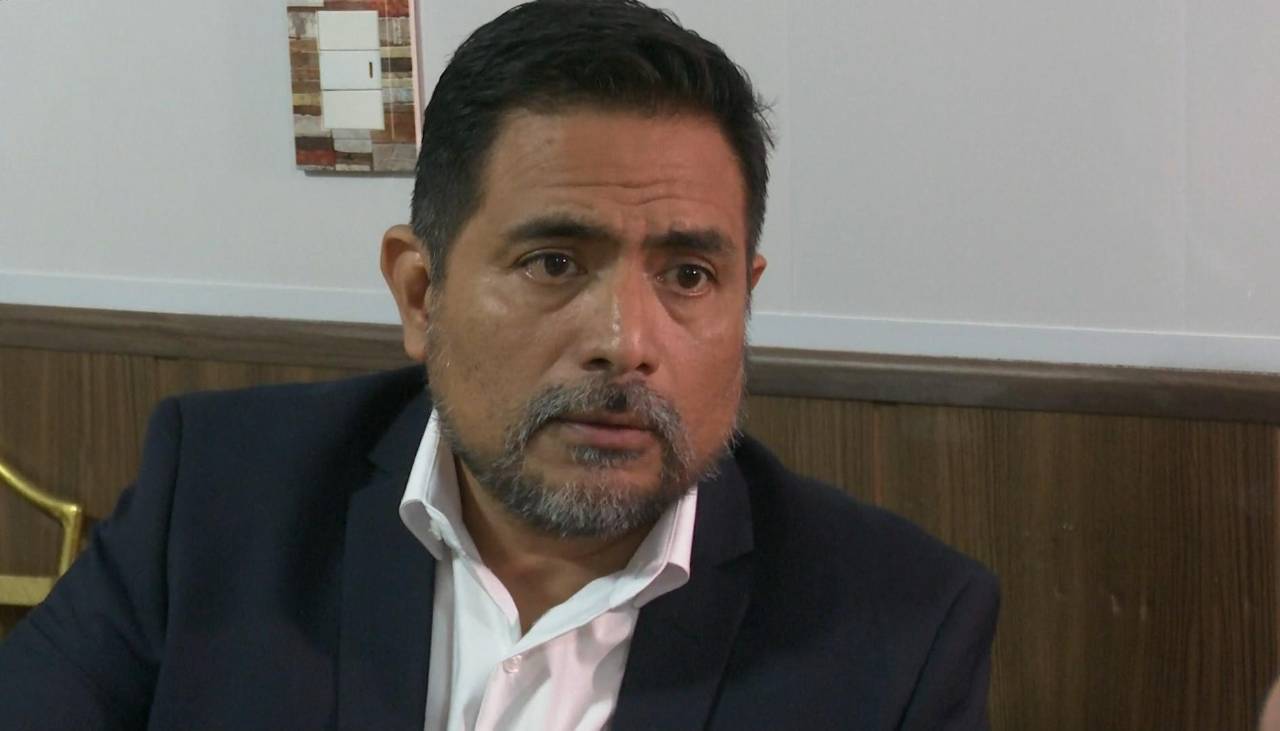 Pastor acusado de estupro llega a su audiencia; Fiscalía pide detención preventiva 
