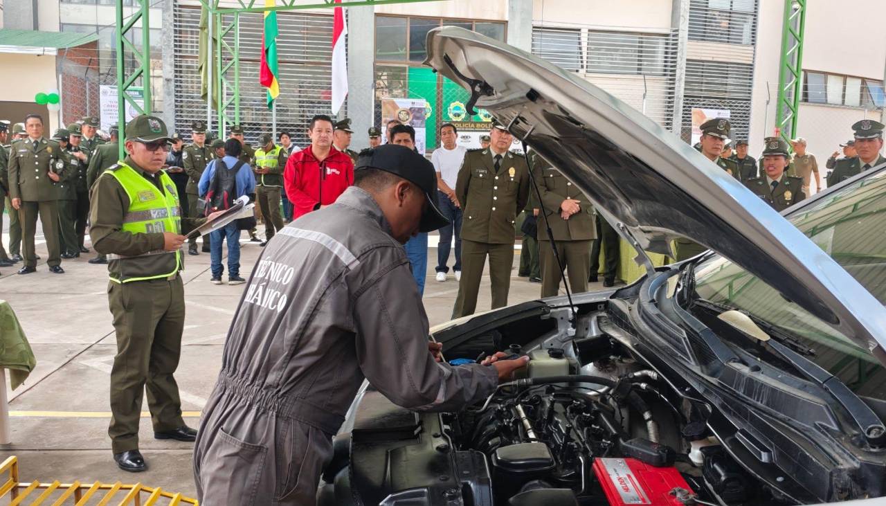 Inspección Técnica Vehicular: Policía elimina puntos móviles, incorpora revisión de autos eléctricos y cámaras de vigilancia