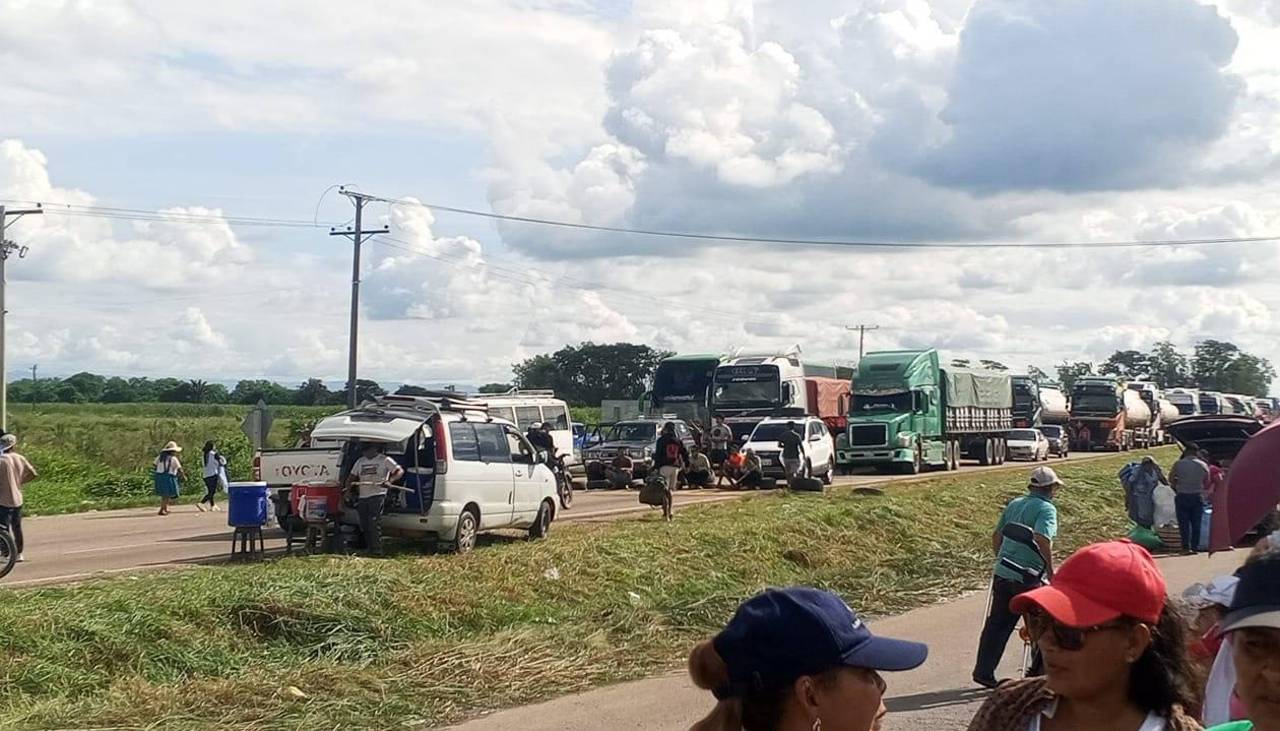 ABC reporta corte del tránsito en dos rutas de Santa Cruz