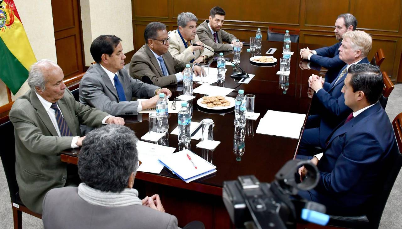 Bolivia coordina con la OEA una misión civil de policías para prevenir conflictos
