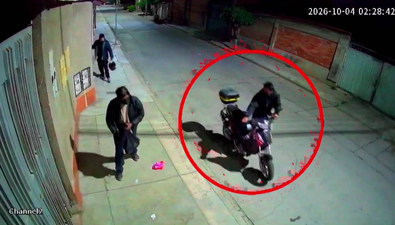 Cámaras de seguridad captan el modo de operar de delincuentes en la zona sur de Cochabamba; vecinos exigen control policial