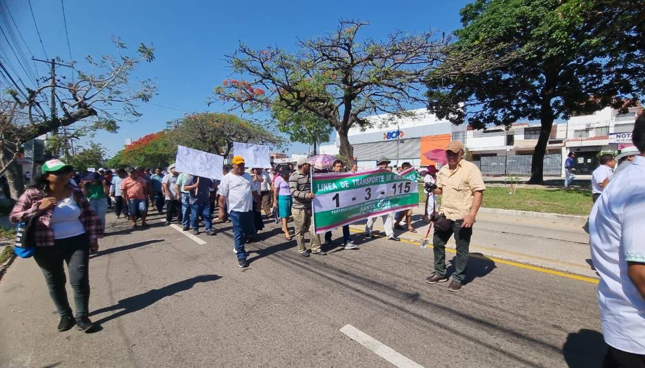 Santa Cruz: Saavedra califica de “abuso” el paro de transporte y anuncia proyecto de ley para sanciones