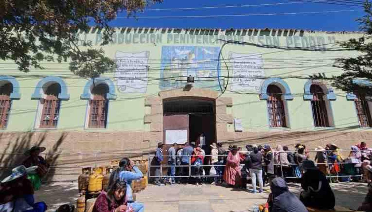 Reo extranjero fuga de la cárcel en Oruro; Fiscalía presume que salió por la puerta principal