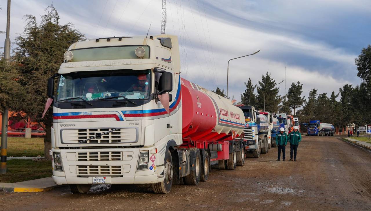 Hasta agosto, el Estado erogó $us 2.332 millones para importación combustibles y pago de la deuda externa