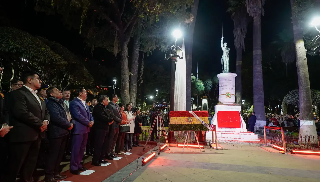 El monumento de la general Juana Azurduy ya tiene su lugar en la plaza 25 de Mayo, cuna de la independencia de la región