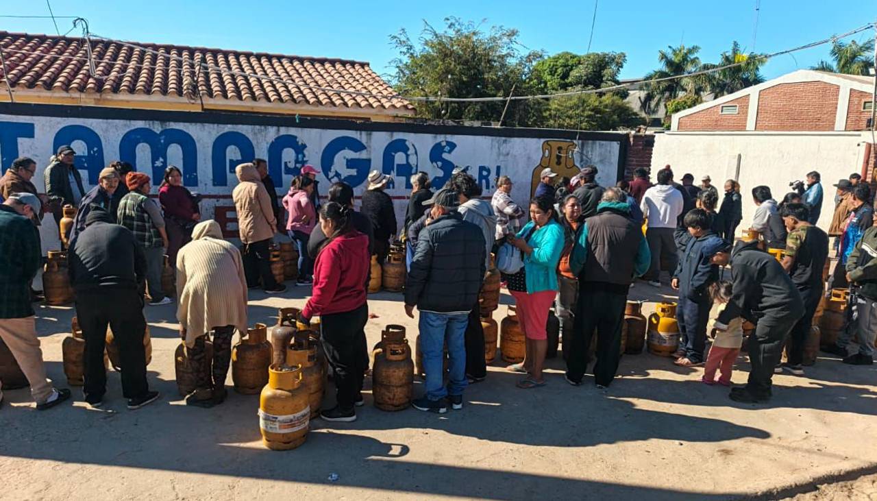 Distribuidora limita la venta a una garrafa de gas por persona en la capital cruceña