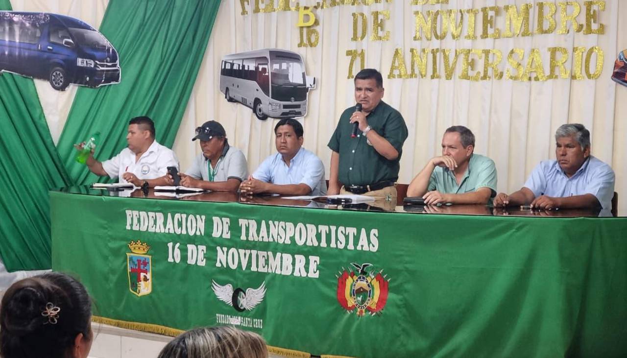 Tras el paro, transporte cruceño se reúne para analizar medidas ante el fin de la subvención al diésel