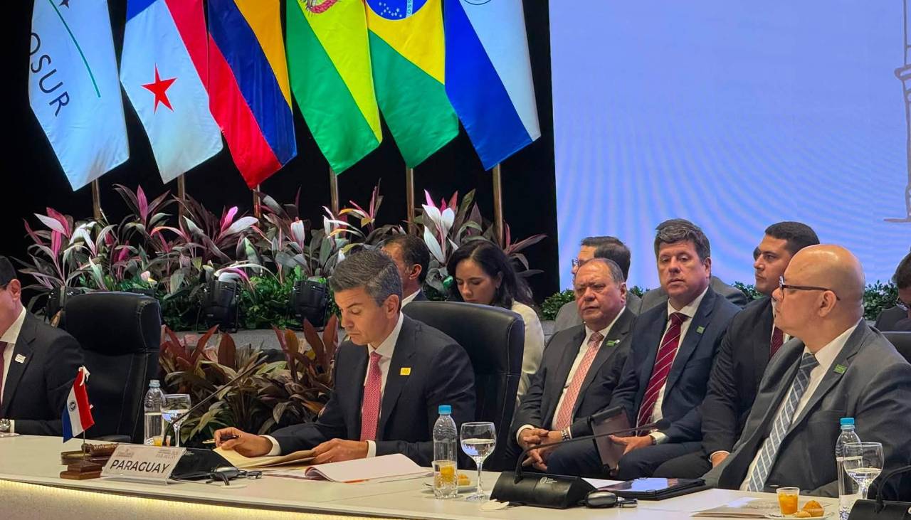 Santiago Peña expone en la cumbre del Mercosur las “asimetrías” por la falta de acceso al mar de Paraguay y Bolivia 