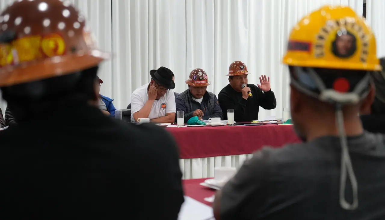 Diálogo entre Gobierno - COB se hace esperar; el encuentro debía reinstalarse a las 14:00, según viceministra