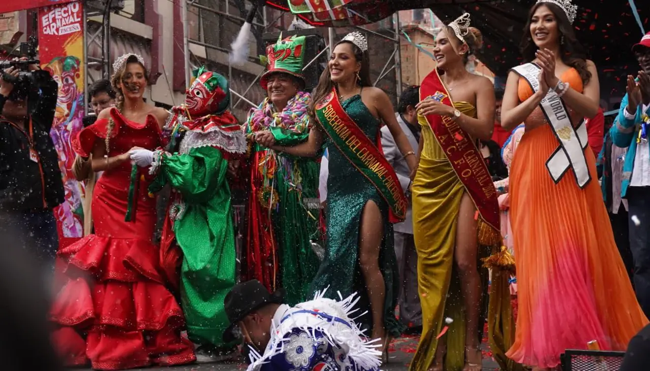 La Paz abre el Carnaval 2026 con el tradicional ‘desentierro del Pepino’