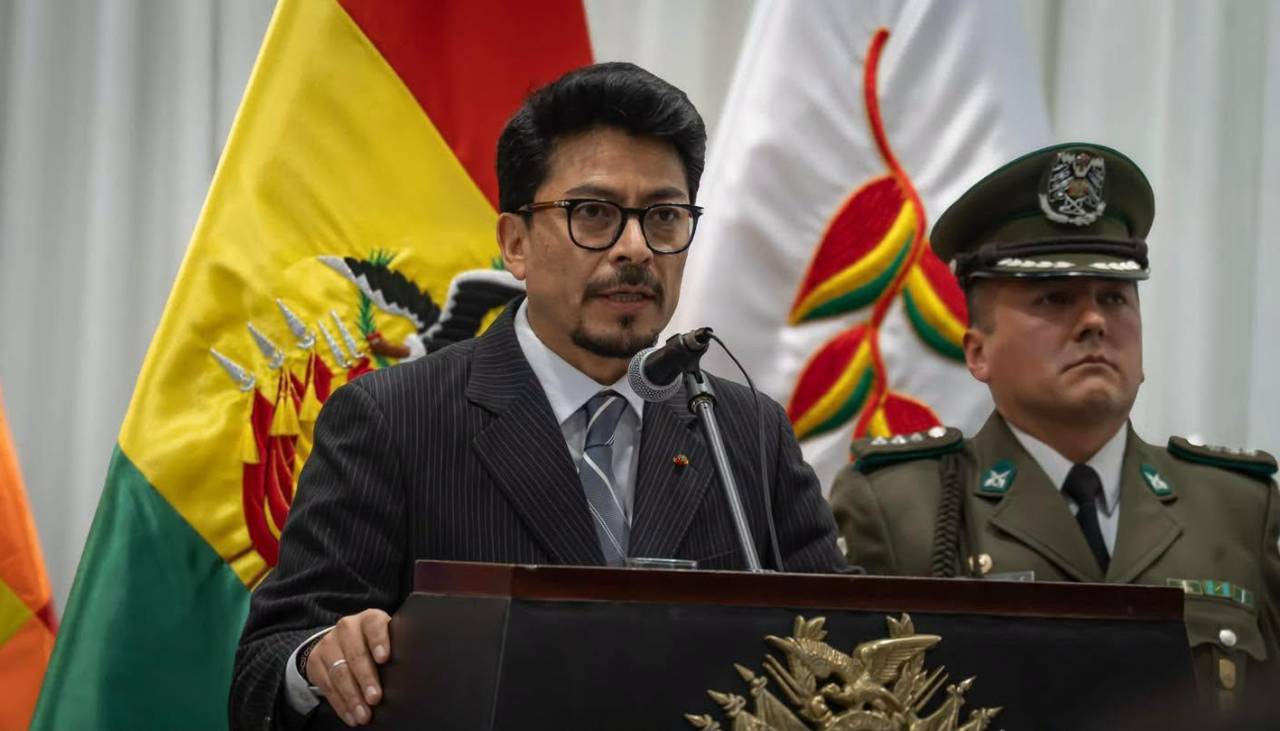 Aramayo: Créditos externos “no son para alimentar la burocracia ni para gastos en vanidades políticas”
