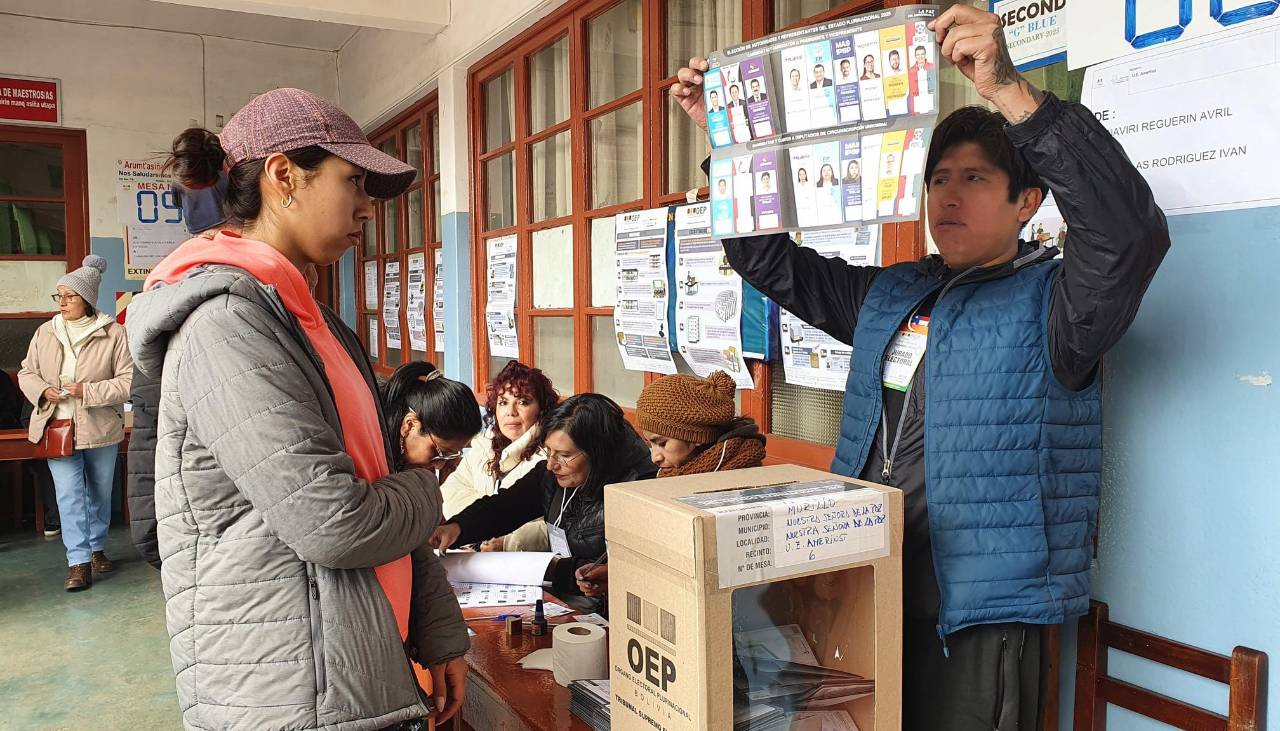Gabinete aprueba presupuesto de Bs 13,2 millones para contratar consultores para la segunda vuelta