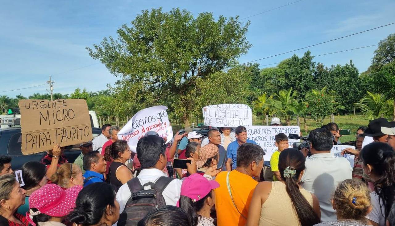 Santa Cruz: Trufis bloquean en Paurito para impedir el ingreso de una línea de micros