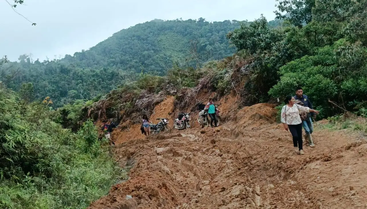 La Paz: El municipio de Apolo queda aislado por lluvias y mal estado de carretera