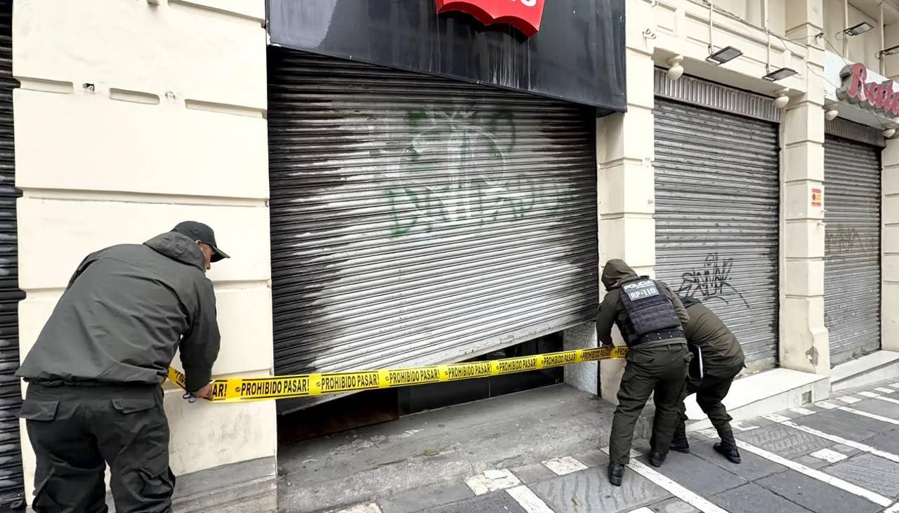 Delincuentes roban en una tienda del centro paceño y se llevan Bs 40.000
