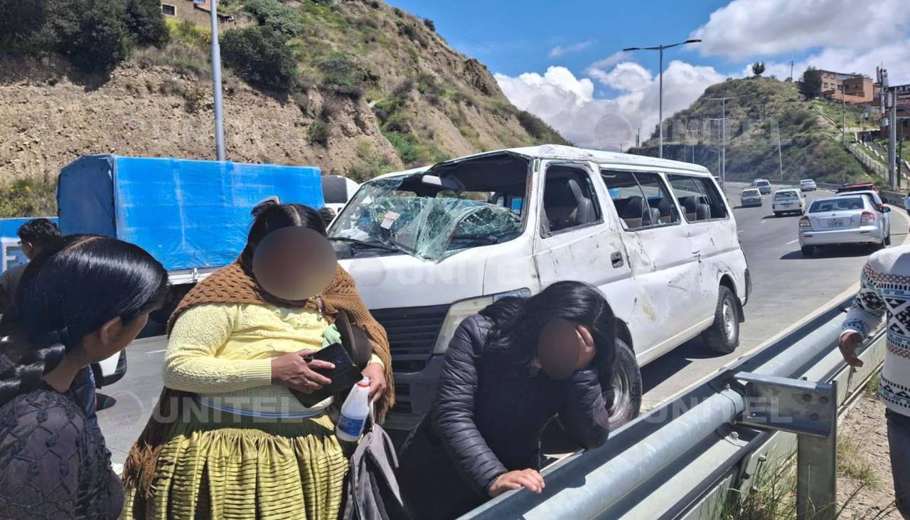 Accidente en la autopista de La Paz deja seis personas heridas, dos tienen fracturas en los brazos