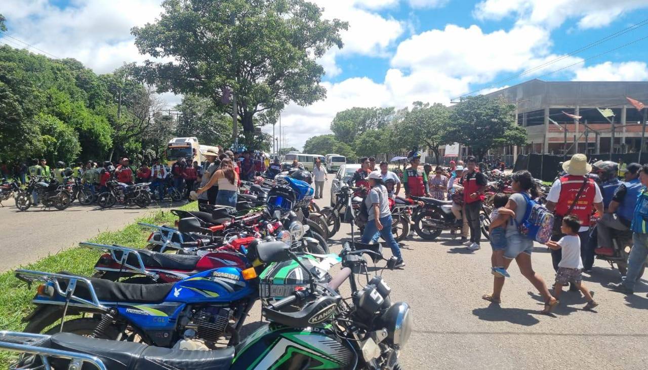 Mototaxistas de Santa Cruz pedirán resarcimiento por la calidad de la gasolina en reunión con el Gobierno