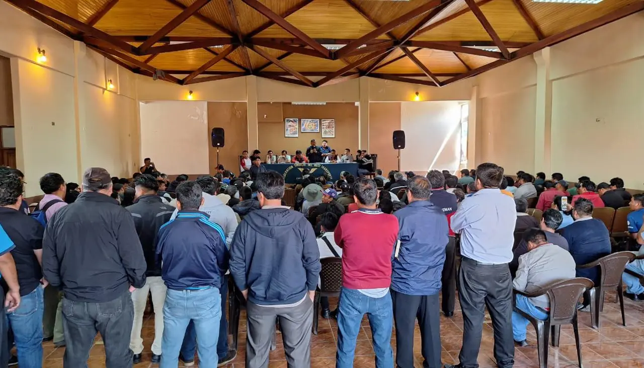 Cochabamba: Transporte da ultimátum al Gobierno para abrogar decreto que elimina la subvención al combustible