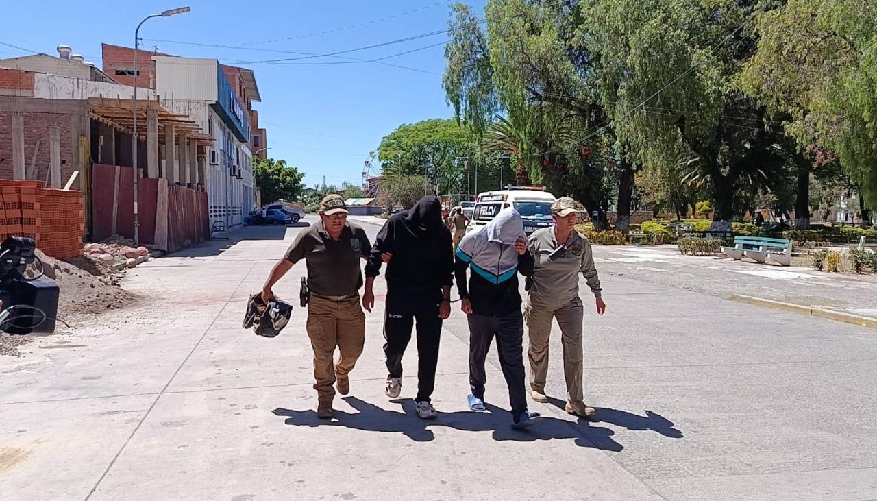 Dictan detención preventiva a dos sujetos acusados del doble feminicidio en Quillacollo