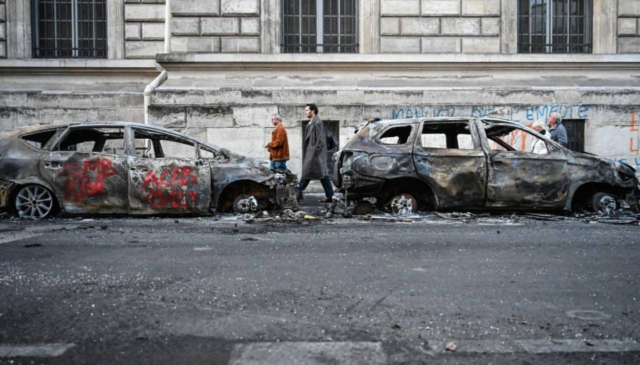 “Como una guerra”: París amanece atónita frente a la violencia