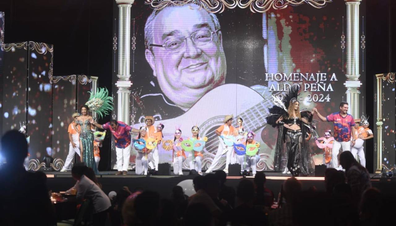 El legado de Aldo Peña emociona en la coronación de Camila I