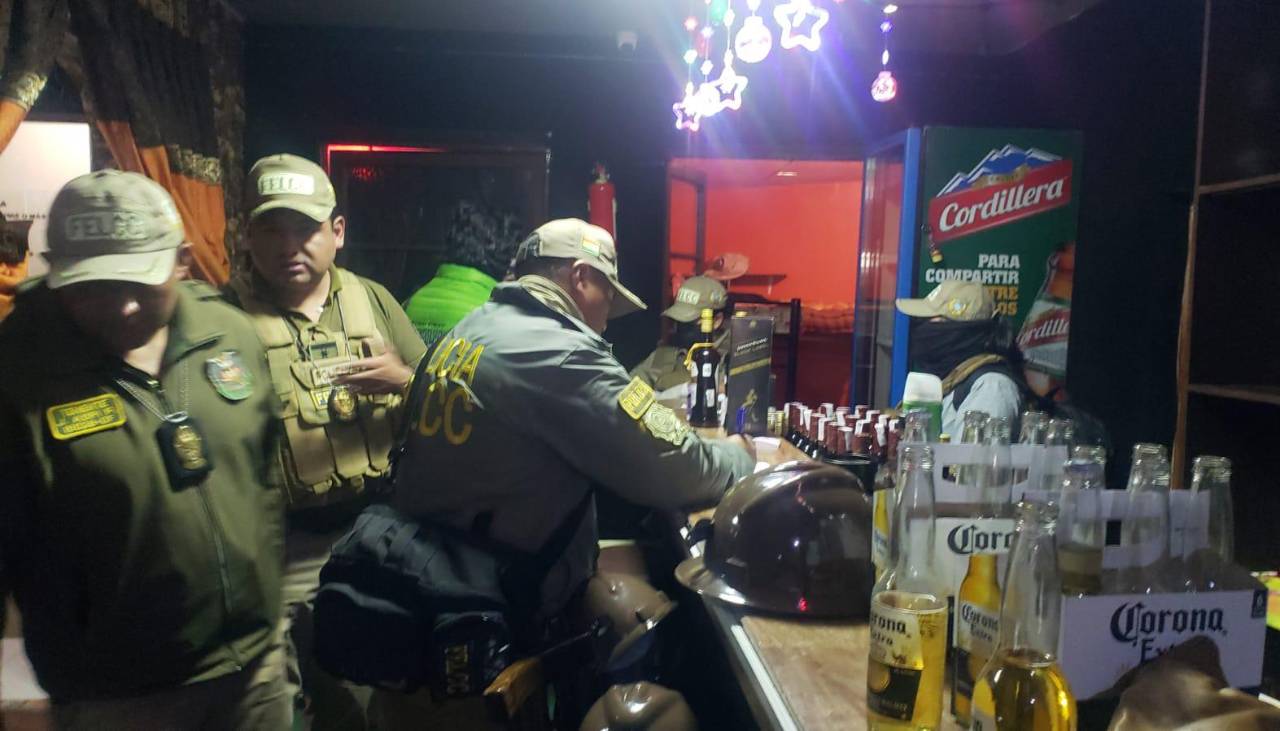 Cámaras de seguridad y claves de ingreso, así era el resguardo de un lenocinio clandestino que fue intervenido en La Paz