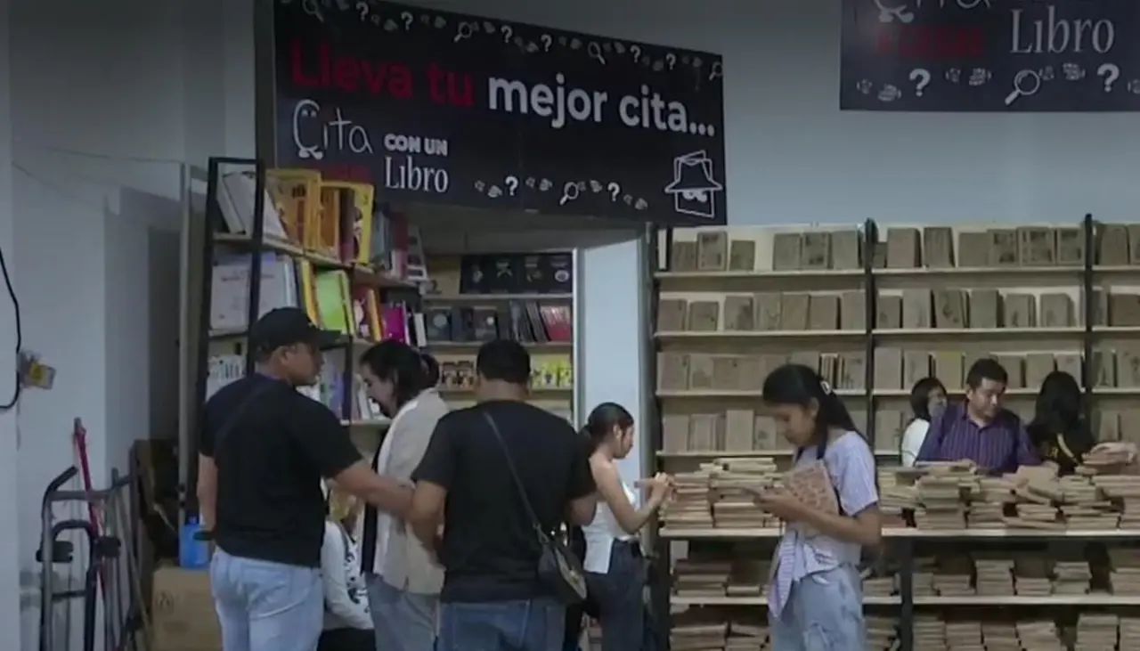 ‘Citas a ciegas’ irrumpen en la Feria del Libro de Santa Cruz, ¿de qué trata? 
