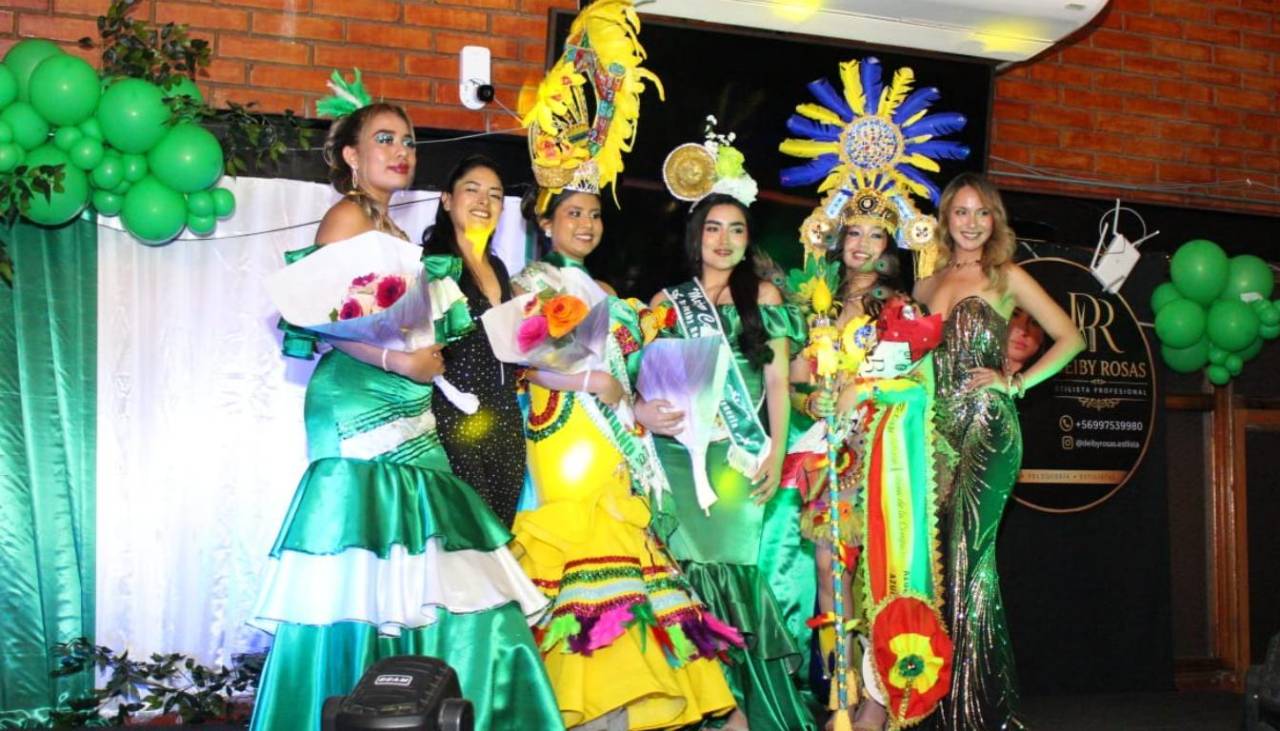 Bolivianos eligen a la reina del Carnaval del Oriente en Antofagasta con homenajes a Santa Cruz y Pando