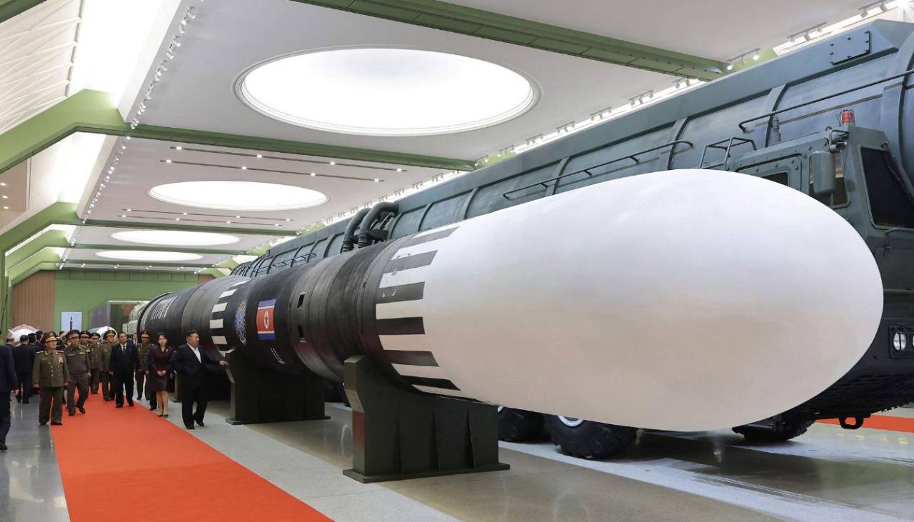 La hermana de Kim Jong-un inspecciona la frontera en medio de creciente tensión con Seúl