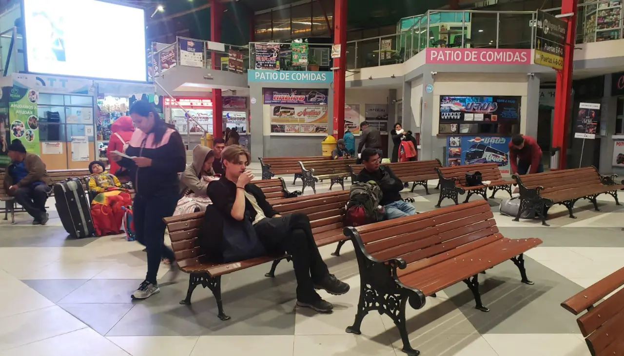 La Paz: Terminal de Buses señala que el 80% de los vehículos no está operando por falta de combustible