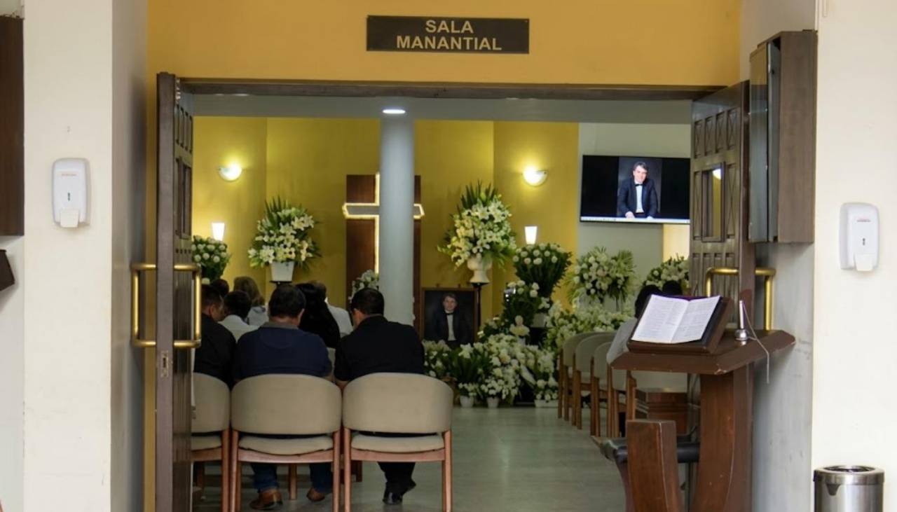 Familiares, artistas y amigos dan el último adiós al gran Armando Terceros 