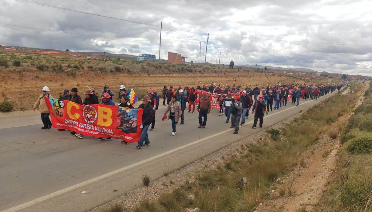 La marcha de la COB se aproxima a El Alto; este lunes llega a La Paz, en puertas del diálogo con el Gobierno
